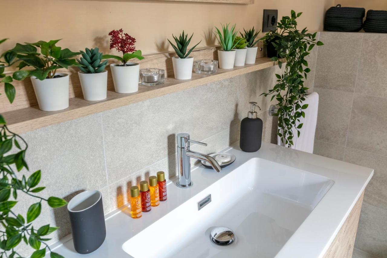Parione Apartment *